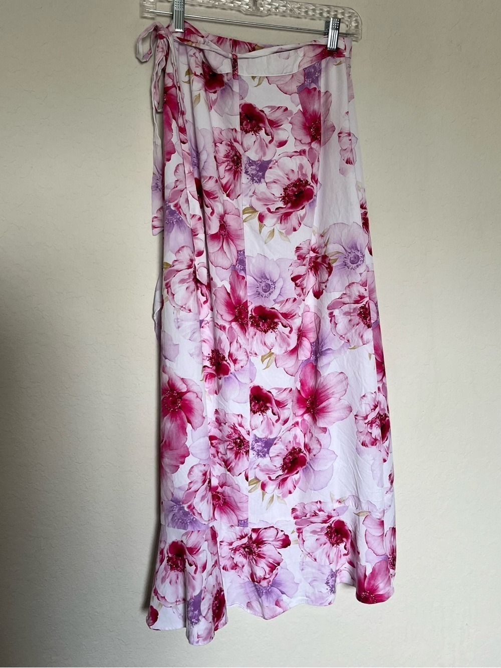 GUESS Floral Wrap Midi Skirt Watercolor Pink Purple Handkerchief Hem M - Picture 11 of 12